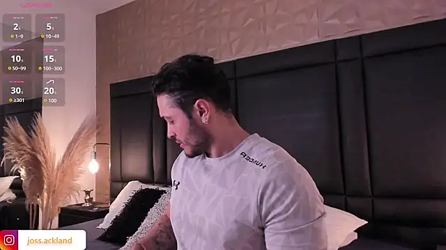 JossAckland online show from December 5, 7:54 pm