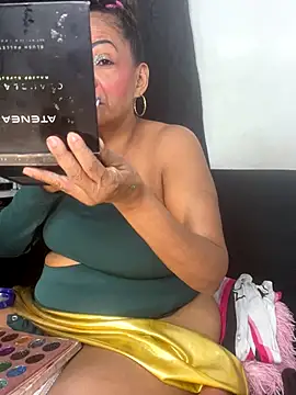 Snapshot of chiquimaturesexy chatting on December 13, 8:58 pm chiquimaturesexy online show from December 13, 8:58 pm