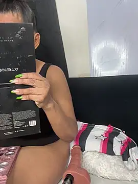 chiquimaturesexy online show from April 6, 10:11 pm