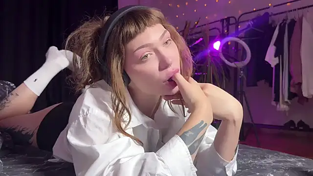 PaulaPratt online show from December 13, 6:10 am