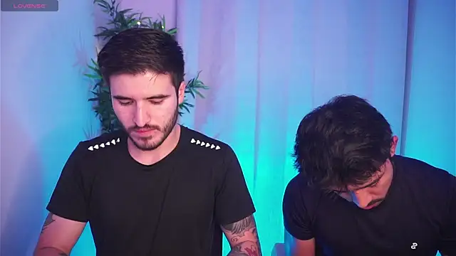 Tony Wylie online show from December 17, 10:49 pm