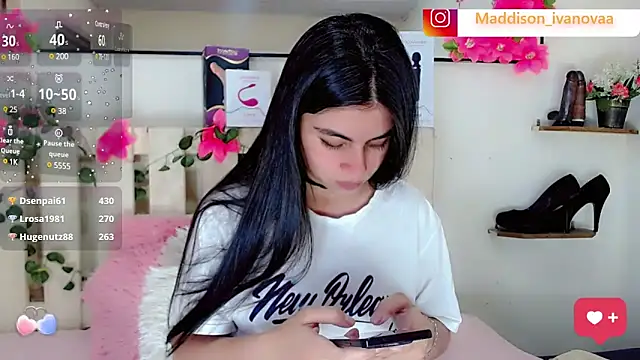 Madisson Ivanova online show from January 18, 12:04 pm