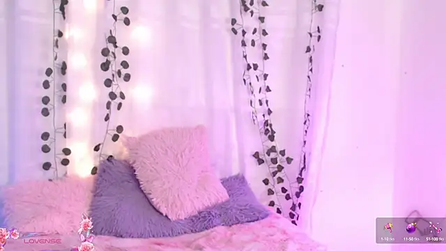 centaurigirl online show from January 10, 1:53 am