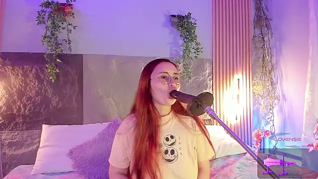 centaurigirl online show from February 2, 4:11 am