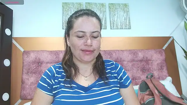 Snapshot of vennuss_89 chatting on February 11, 10:48 am vennuss 89 online show from February 11, 10:48 am