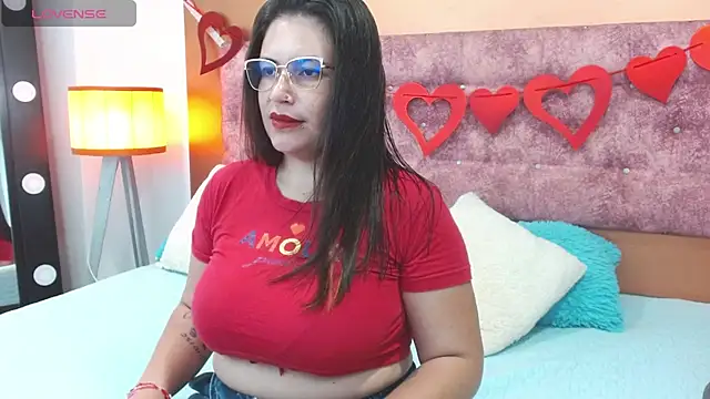 Snapshot of vennuss_89 chatting on March 18, 11:08 am vennuss 89 online show from March 18, 11:08 am
