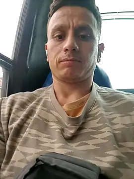 Snapshot of Andrewfalcon chatting on January 5, 11:48 am Andrewfalcon online show from January 5, 11:48 am