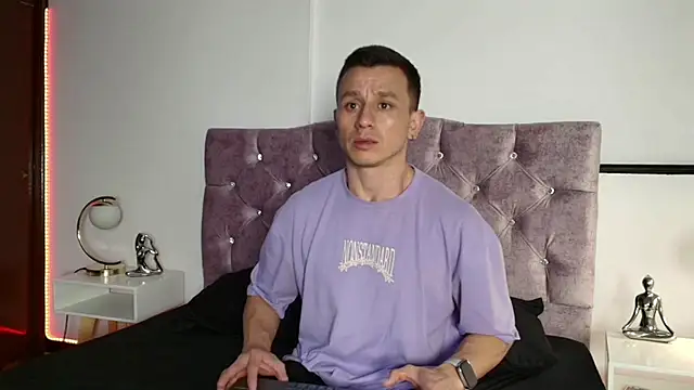 Snapshot of Andrewfalcon chatting on January 22, 12:17 pm Andrewfalcon online show from January 22, 12:17 pm