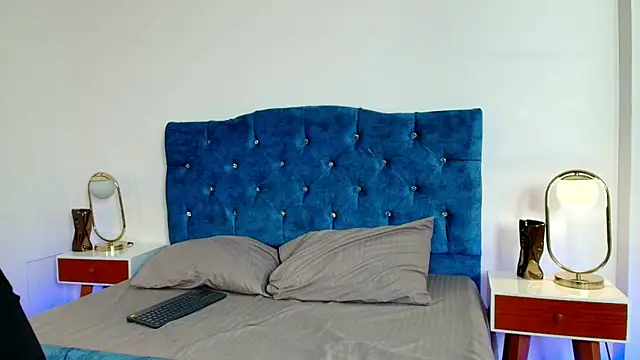 Snapshot of Andrewfalcon chatting on February 5, 12:38 pm Andrewfalcon online show from February 5, 12:38 pm