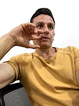 Snapshot of Andrewfalcon chatting on October 24, 7:43 pm Andrewfalcon online show from October 24, 7:43 pm