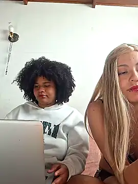 Snapshot of DANIELA_MICHEL chatting on January 23, 8:35 pm DANIELA MICHEL online show from January 23, 8:35 pm