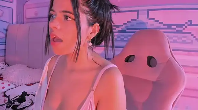  18alice online show from February 9, 1:44 am