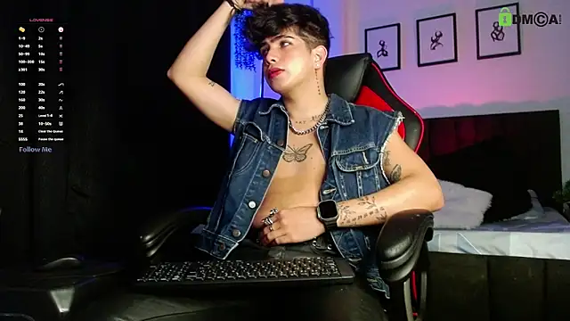 LyleBennett  online show from March 20, 12:43 pm