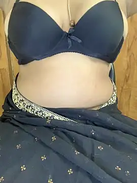 Snapshot of Doodhwaali chatting on February 7, 7:17 pm Doodhwaali online show from February 7, 7:17 pm