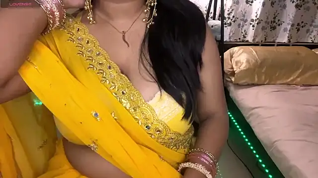 Snapshot of Doodhwaali chatting on July 3, 2:23 pm Doodhwaali online show from July 3, 2:23 pm