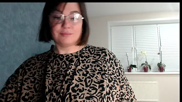 Nora Star online show from March 23, 6:45 pm