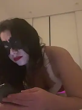 LindaCrouz online show from December 13, 12:20 am
