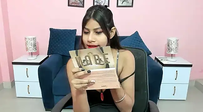 Snapshot of dumbledora chatting on February 8, 4:03 am dumbledora online show from February 8, 4:03 am