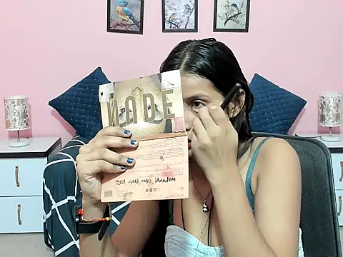 Snapshot of dumbledora chatting on September 12, 3:39 am dumbledora online show from September 12, 3:39 am