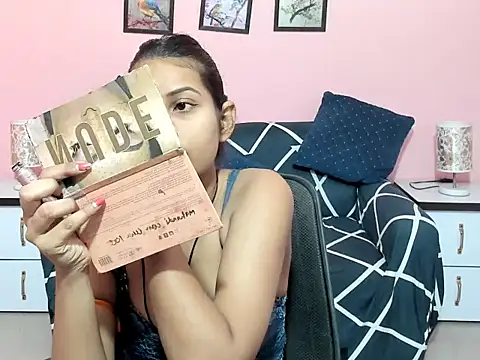 Snapshot of dumbledora chatting on December 14, 3:45 am dumbledora online show from December 14, 3:45 am