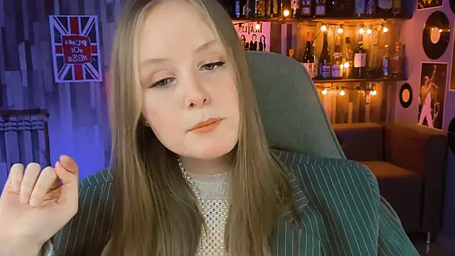 VivienLeeigh online show from February 20, 7:30 pm