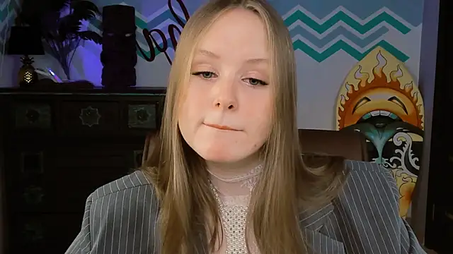 VivienLeeigh online show from February 22, 9:12 am