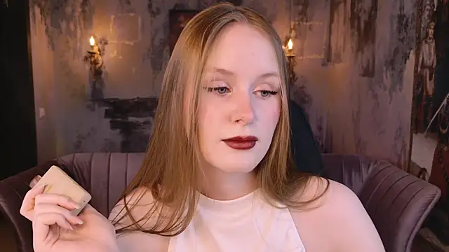 VivienLeeigh online show from November 21, 1:10 pm