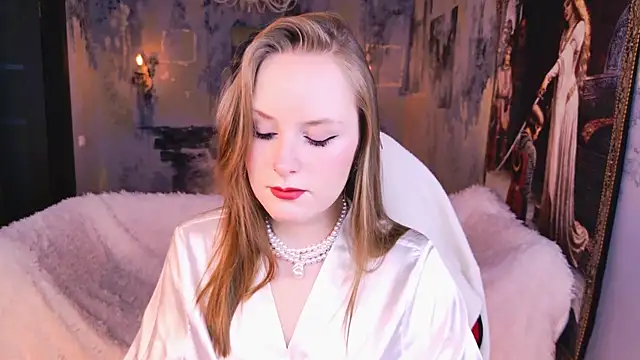 VivienLeeigh online show from April 4, 5:27 am