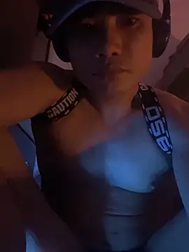 TaiwanSlutBitch online show from December 2, 7:03 am