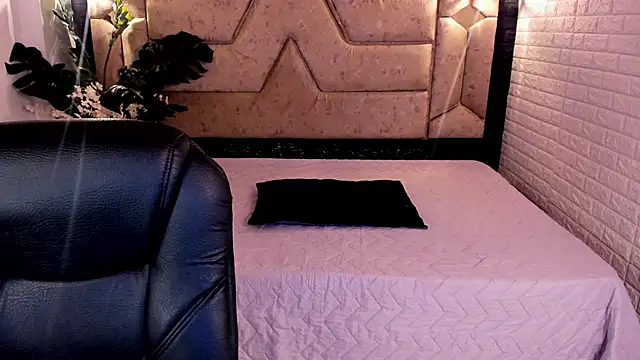 crimson tati  online show from July 1, 1:02 pm