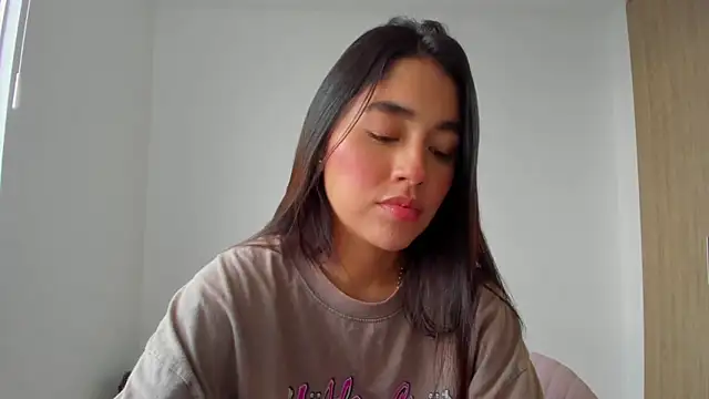 AriaMontgomery online show from December 1, 8:47 pm