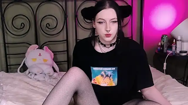 Snapshot of BlackyTea chatting on October 6, 7:44 pm BlackyTea online show from October 6, 7:44 pm