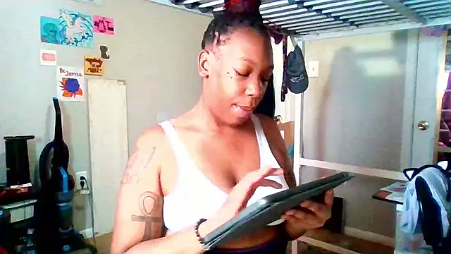 MsSapPhire500 online show from April 12, 6:13 pm