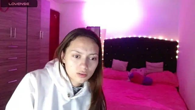 holy juli online show from October 17, 4:04 am