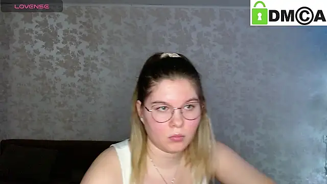 Snapshot of holy_michela chatting on January 10, 9:23 am holy michela online show from January 10, 9:23 am