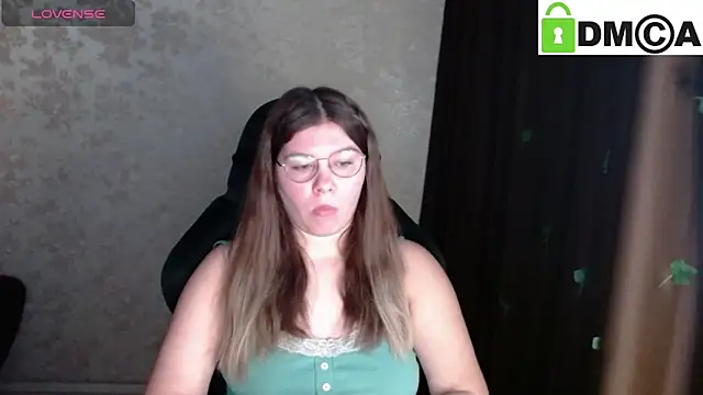 Snapshot of holy_michela chatting on September 26, 4:49 am holy michela online show from September 26, 4:49 am