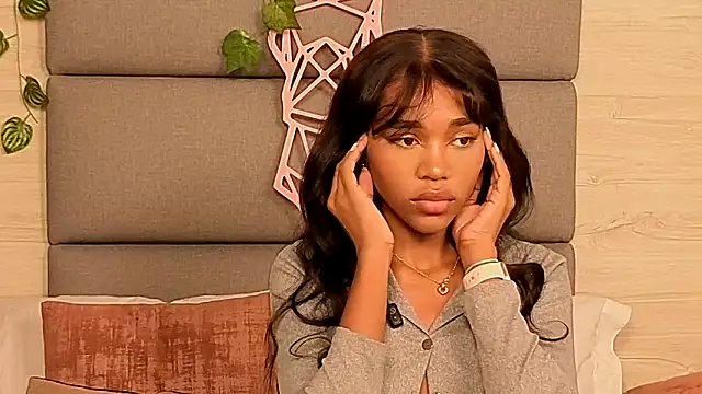 Lily Miiller online show from October 23, 8:51 pm