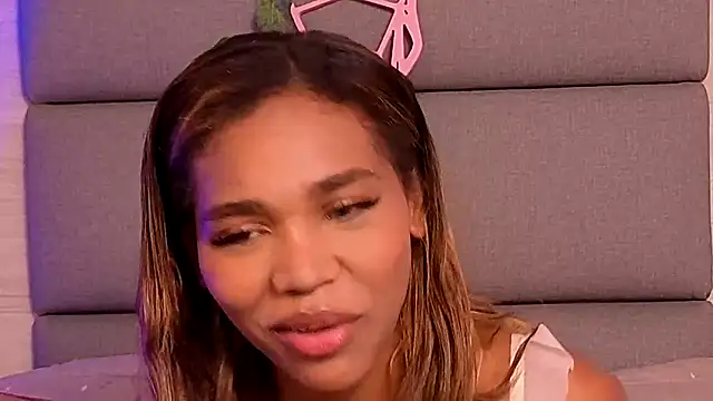 Lily Miiller online show from November 7, 7:47 pm