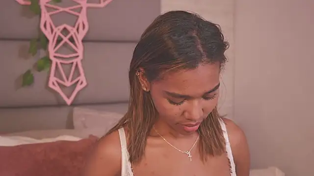 Lily Miiller online show from November 27, 9:39 pm