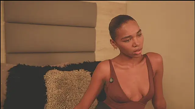 Lily Miiller online show from February 15, 10:06 pm