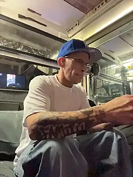 DirkD916 online show from December 2, 6:08 am