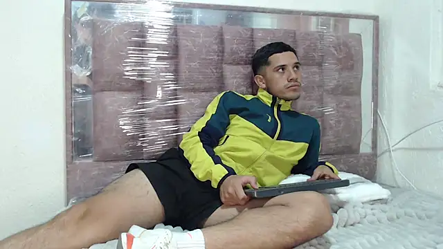 Snapshot of Deportist chatting on September 24, 9:51 pm Deportist online show from September 24, 9:51 pm