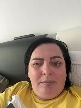 Amandamuller1982 online show from February 4, 11:05 am