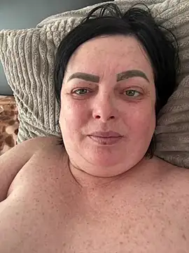 Amandamuller1982 online show from March 4, 6:15 am