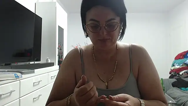 Amandamuller1982 online show from September 11, 9:15 pm