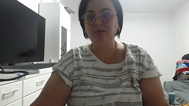 Amandamuller1982 online show from October 4, 9:57 pm