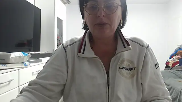 Amandamuller1982 online show from November 18, 9:41 pm