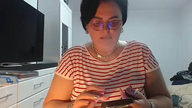 Amandamuller1982 online show from April 6, 9:38 pm