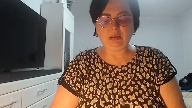 Amandamuller1982 online show from April 14, 8:26 pm