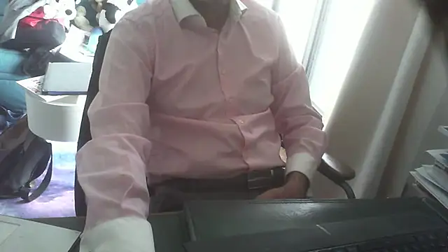 shyfrenchcock1 online show from November 6, 10:27 am